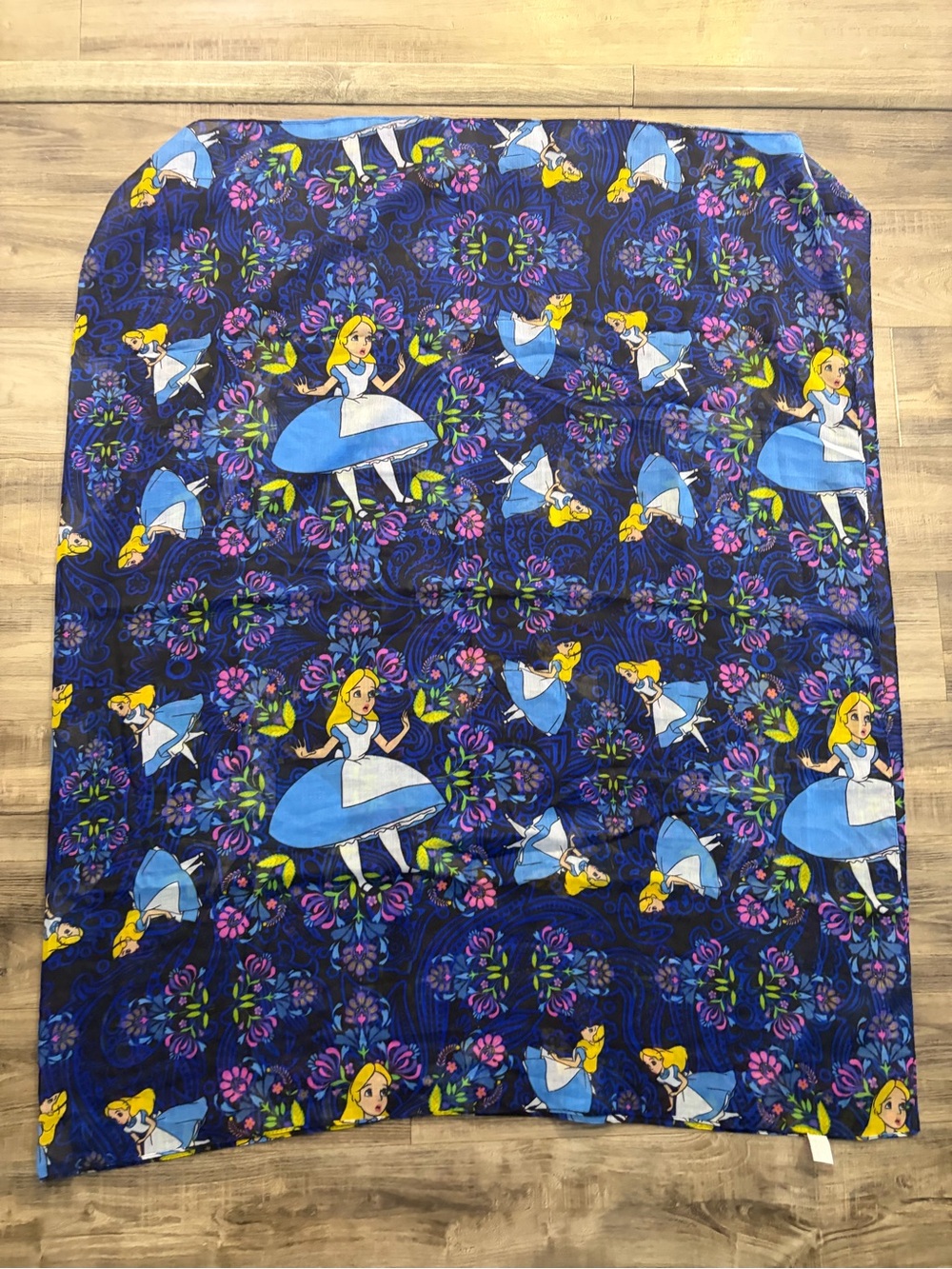 Disney Loungefly Alice in Wonderland scarf